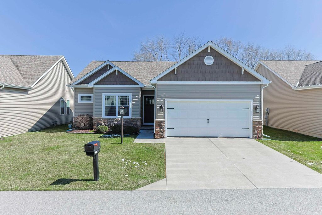 Photo of 1124 Wellsley Court, Mishawaka, IN 46544 (MLS # 202609204)