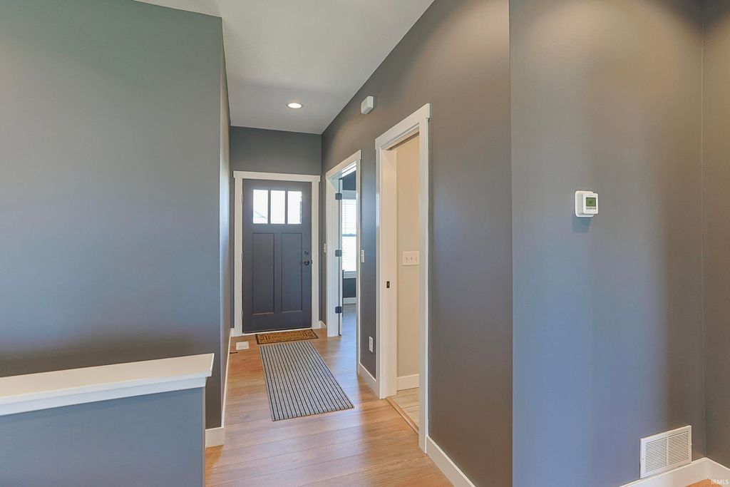 Photo of 1124 Wellsley Court, Mishawaka, IN 46544 (MLS # 202609204)