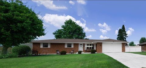 Tiny photo for 4110 3rd Road, Bremen, IN 46506 (MLS # 202615950)
