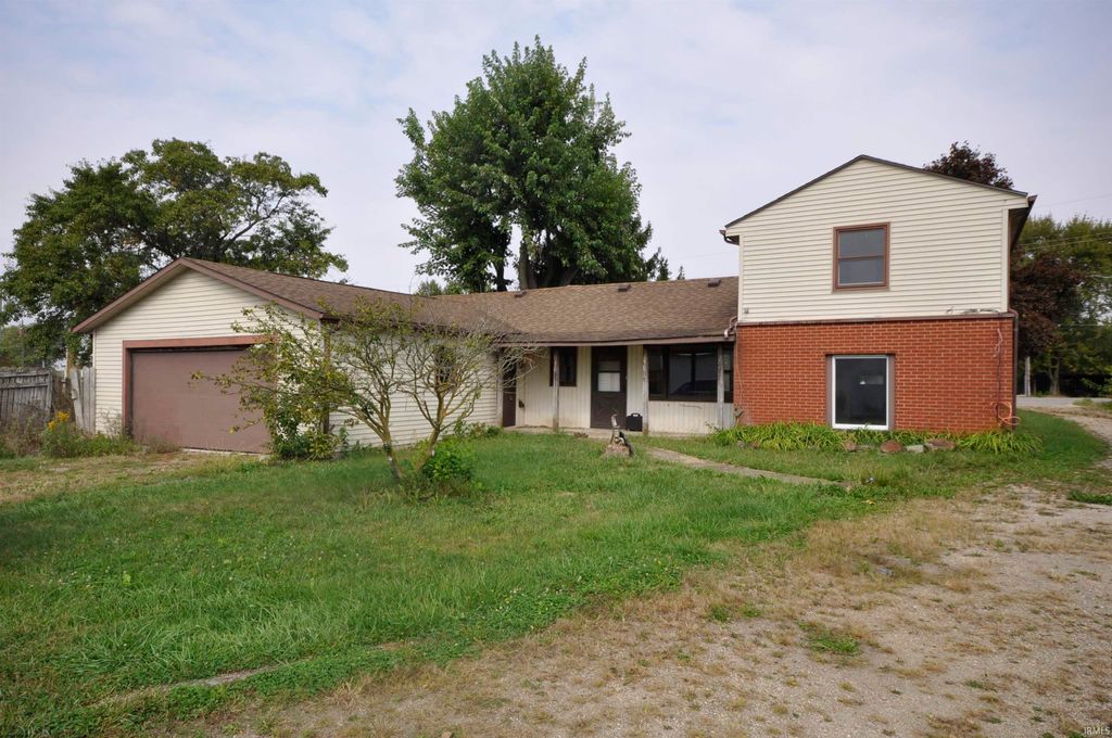 Photo of 12021 E Jackson Street, Parker City, IN 47368 (MLS # 202541873)