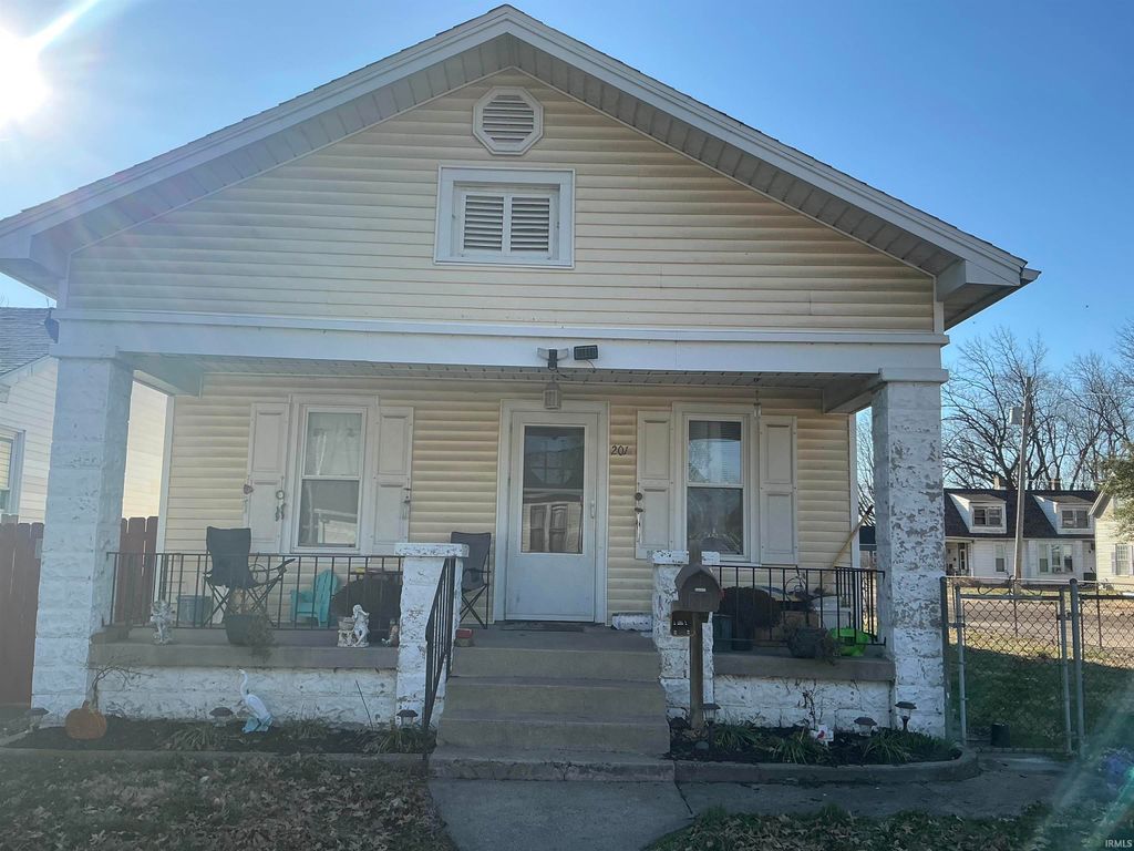 Photo of 201 S Willow Road, Evansville, IN 47714 (MLS # 202606177)