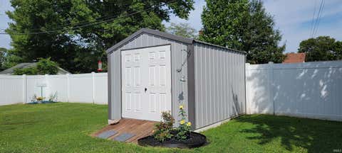 Tiny photo for 614 N 12Th Street, Vincennes, IN 47591 (MLS # 202631505)