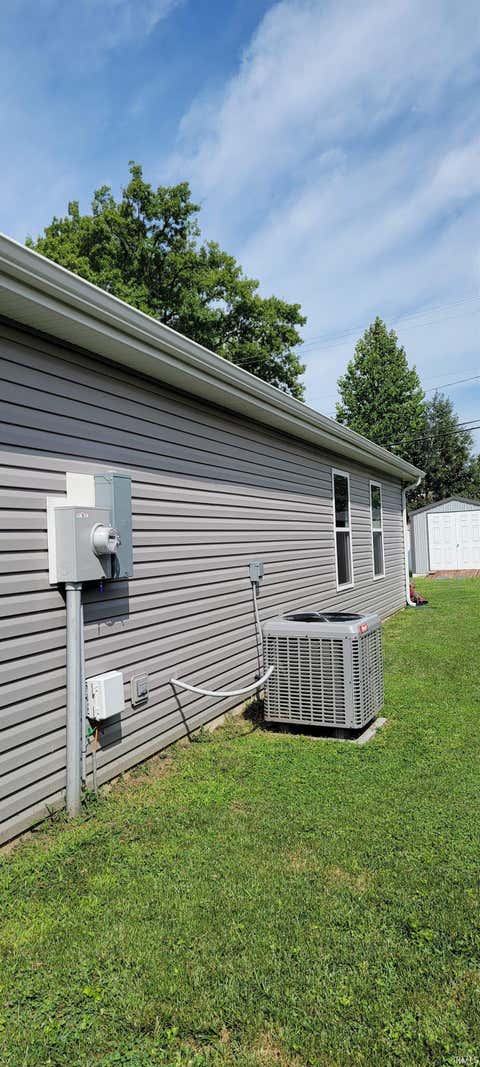 Tiny photo for 614 N 12Th Street, Vincennes, IN 47591 (MLS # 202631505)