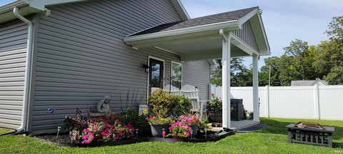 Tiny photo for 614 N 12Th Street, Vincennes, IN 47591 (MLS # 202631505)