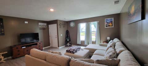 Tiny photo for 614 N 12Th Street, Vincennes, IN 47591 (MLS # 202631505)