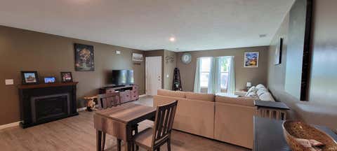 Tiny photo for 614 N 12Th Street, Vincennes, IN 47591 (MLS # 202631505)