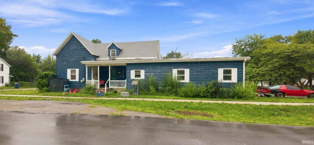 Photo of 301 E Sycamore Street, Silver Lake, IN 46982 (MLS # 202633068)