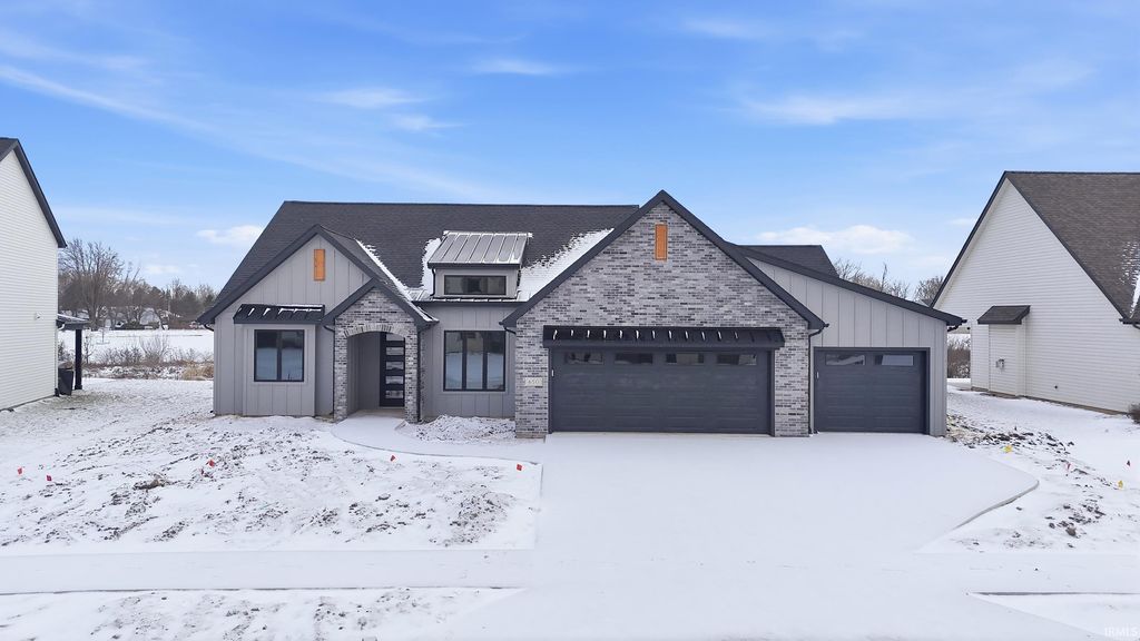 Photo of 650 Grantham Passage, Fort Wayne, IN 46845 (MLS # 202601820)