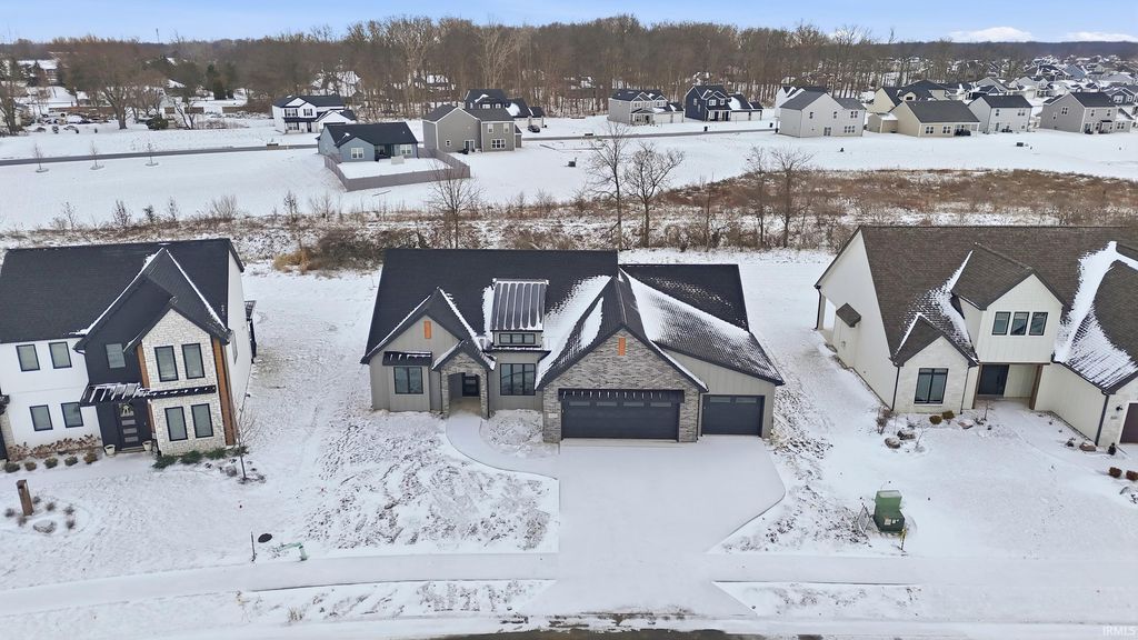 Photo of 650 Grantham Passage, Fort Wayne, IN 46845 (MLS # 202601820)