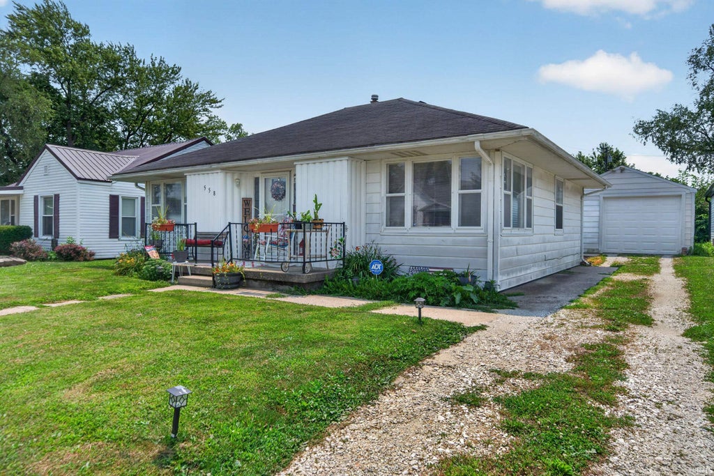 Photo of 558 E Swayzee Street, Marion, IN 46952 (MLS # 202630438)
