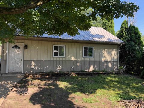 Tiny photo for 1219 Main Street, Rochester, IN 46975 (MLS # 202526164)