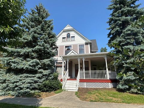 Photo of 1219 Main Street, Rochester, IN 46975 (MLS # 202526164) Photo of 1219 Main Street, Rochester, IN 46975 (MLS # 202526164)