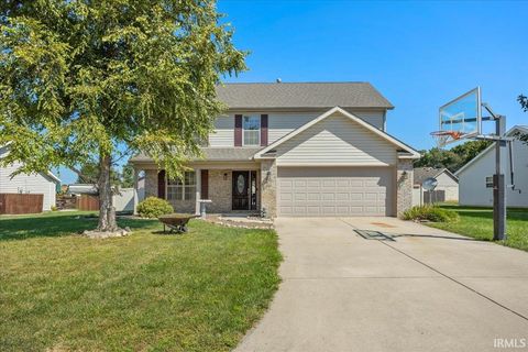 Photo of 23 Freeman Drive, Rossville, IN 46065 (MLS # 202535509)