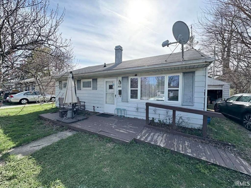 Photo of 1601 Hillside Avenue, Fort Wayne, IN 46805 (MLS # 202612176)
