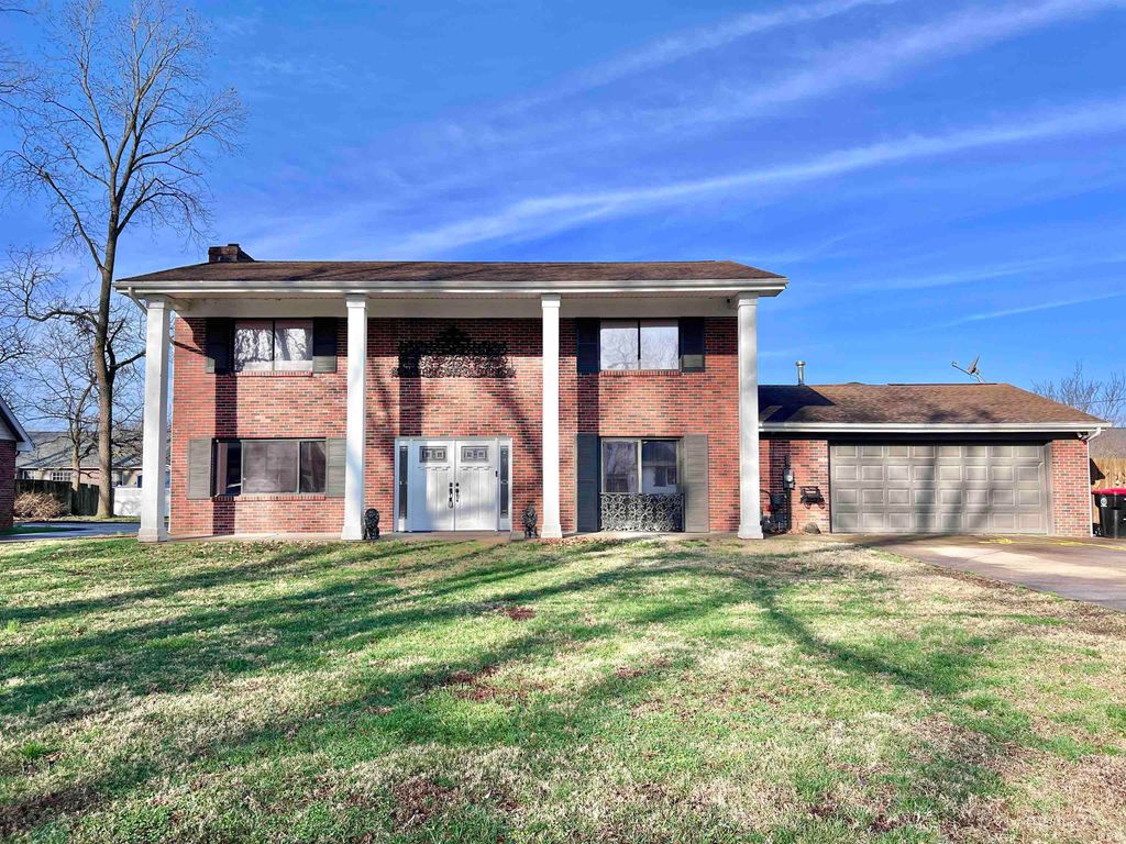 Photo of 712 Maple Lane, Newburgh, IN 47630 (MLS # 202607506)