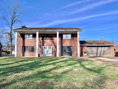 Photo of 712 Maple Lane, Newburgh, IN 47630 (MLS # 202607506)