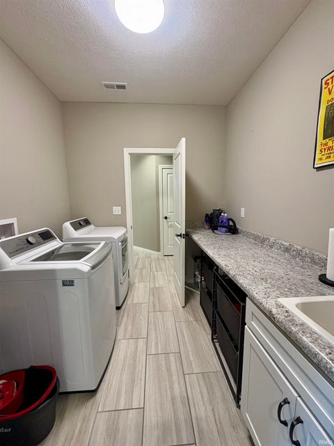 Tiny photo for 4648 Abbeyville Drive, Lafayette, IN 47909 (MLS # 202625418)