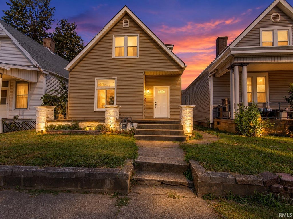 Photo of 1105 Baker Avenue, Evansville, IN 47710 (MLS # 202636693)