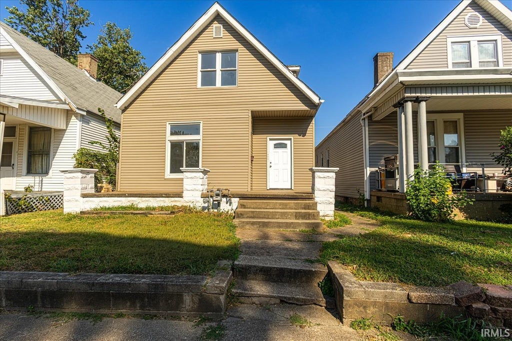 Photo of 1105 Baker Avenue, Evansville, IN 47710 (MLS # 202636693)