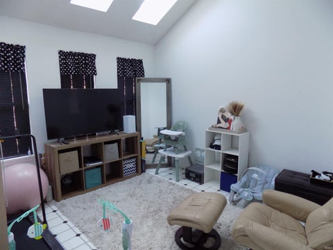Tiny photo for 1750 Greencastle Drive, Evansville, IN 47715 (MLS # 202638036)