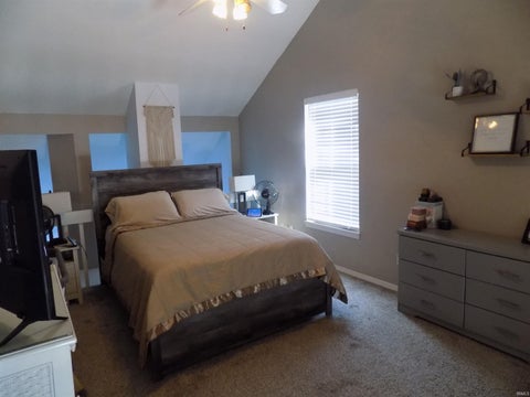 Tiny photo for 1750 Greencastle Drive, Evansville, IN 47715 (MLS # 202638036)