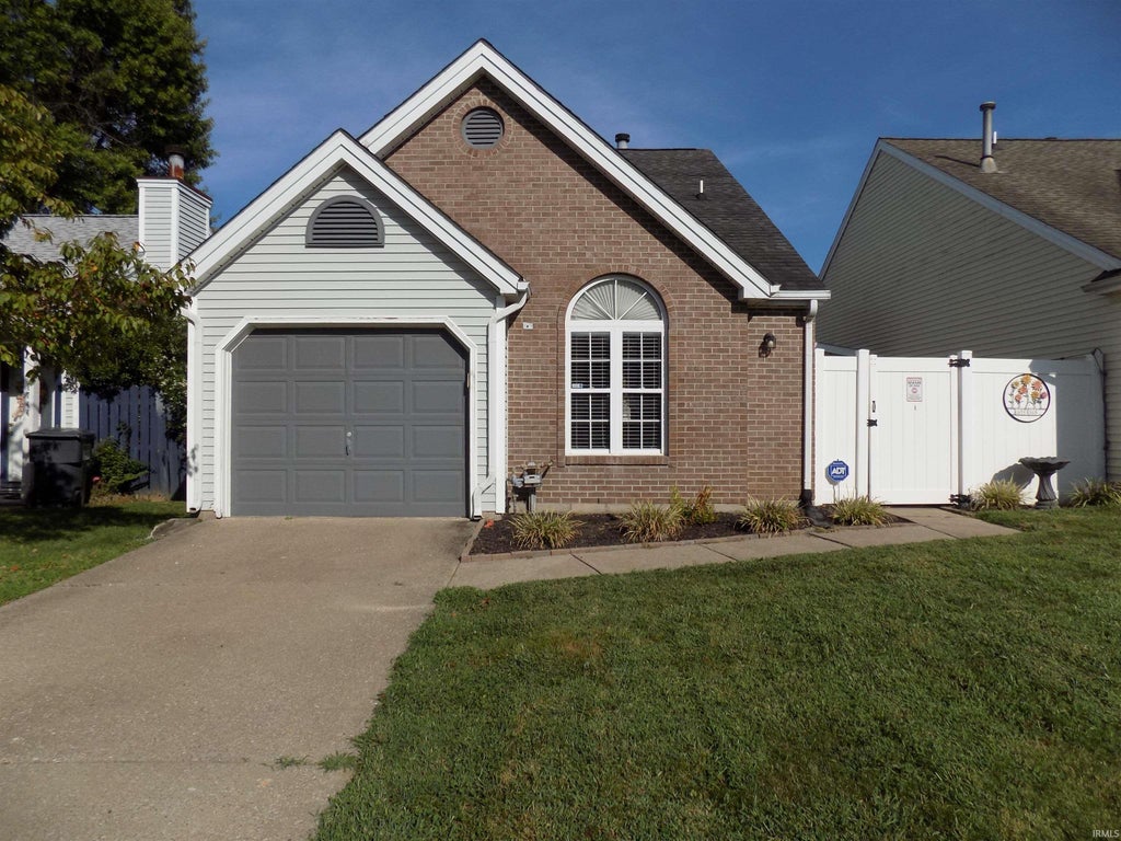 Photo of 1750 Greencastle Drive, Evansville, IN 47715 (MLS # 202638036)