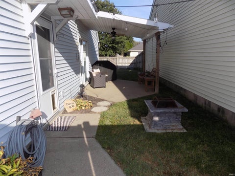 Tiny photo for 1750 Greencastle Drive, Evansville, IN 47715 (MLS # 202638036)