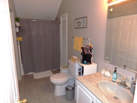 Tiny photo for 1750 Greencastle Drive, Evansville, IN 47715 (MLS # 202638036)