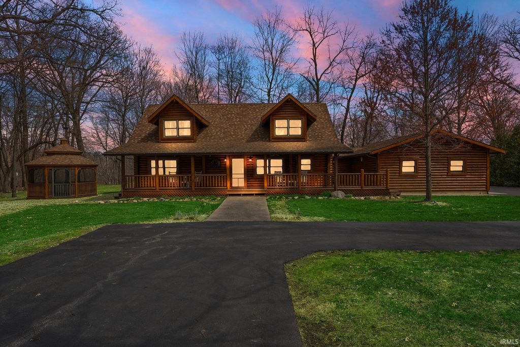 Photo of 1941 N Eaglehoff Court Court, Monticello, IN 47960 (MLS # 202514503)