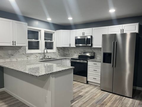 Tiny photo for 326 E 9th Street, Jasper, IN 47546 (MLS # 202616824)