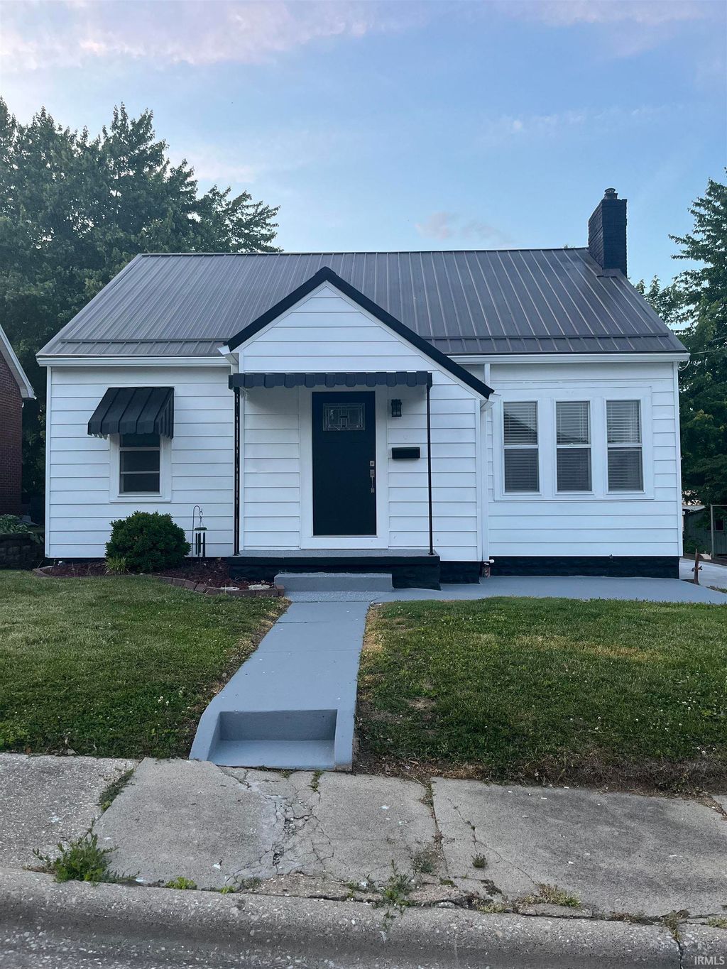Photo of 326 E 9th Street, Jasper, IN 47546 (MLS # 202616824)