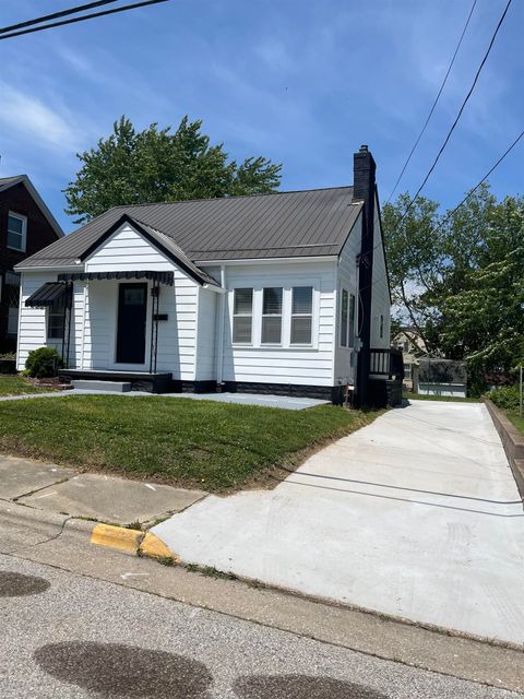 Tiny photo for 326 E 9th Street, Jasper, IN 47546 (MLS # 202616824)