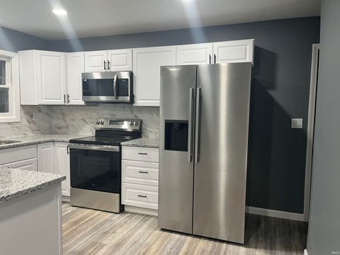 Tiny photo for 326 E 9th Street, Jasper, IN 47546 (MLS # 202616824)
