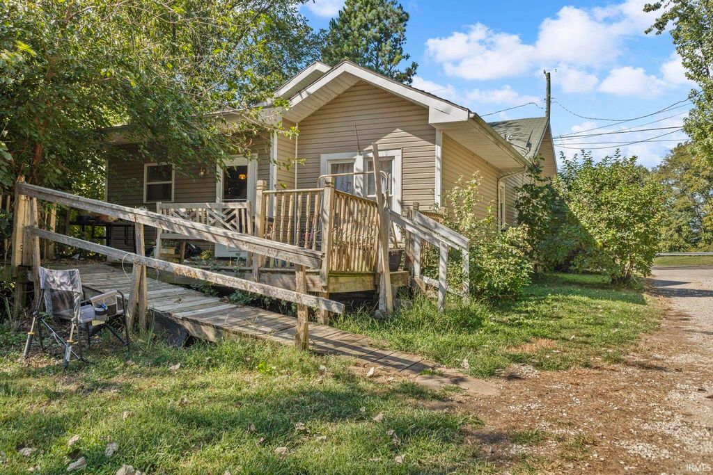 Photo of 6347 E Overhead Road, Vincennes, IN 47591 (MLS # 202541210)