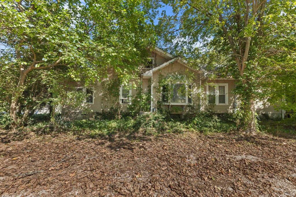 Photo of 6347 E Overhead Road, Vincennes, IN 47591 (MLS # 202541210)