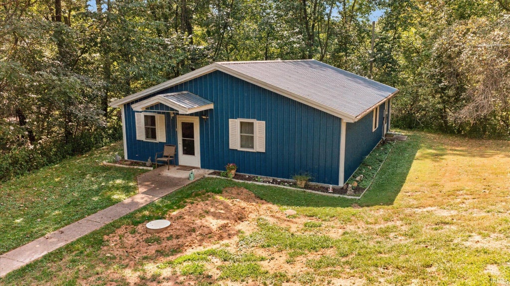 Photo of 63 E Owens Farm Road, Bloomfield, IN 47424 (MLS # 202636597)
