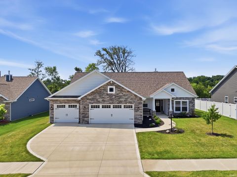 Photo of 5867 Lourdais Court, Fort Wayne, IN 46818 (MLS # 202628366)