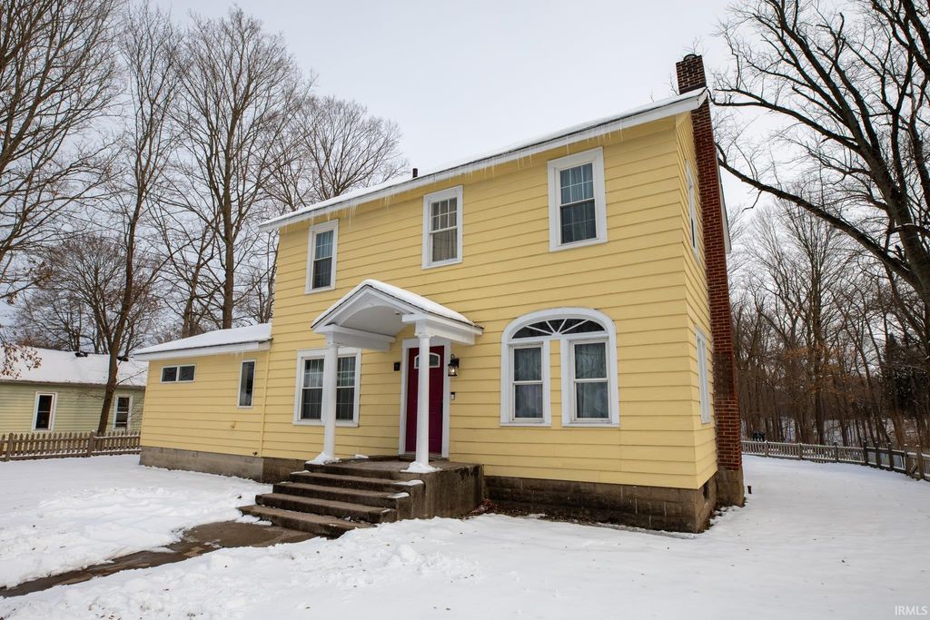 Photo of 525 S Calumet Road, Chesterton, IN 46304 (MLS # 202547154)