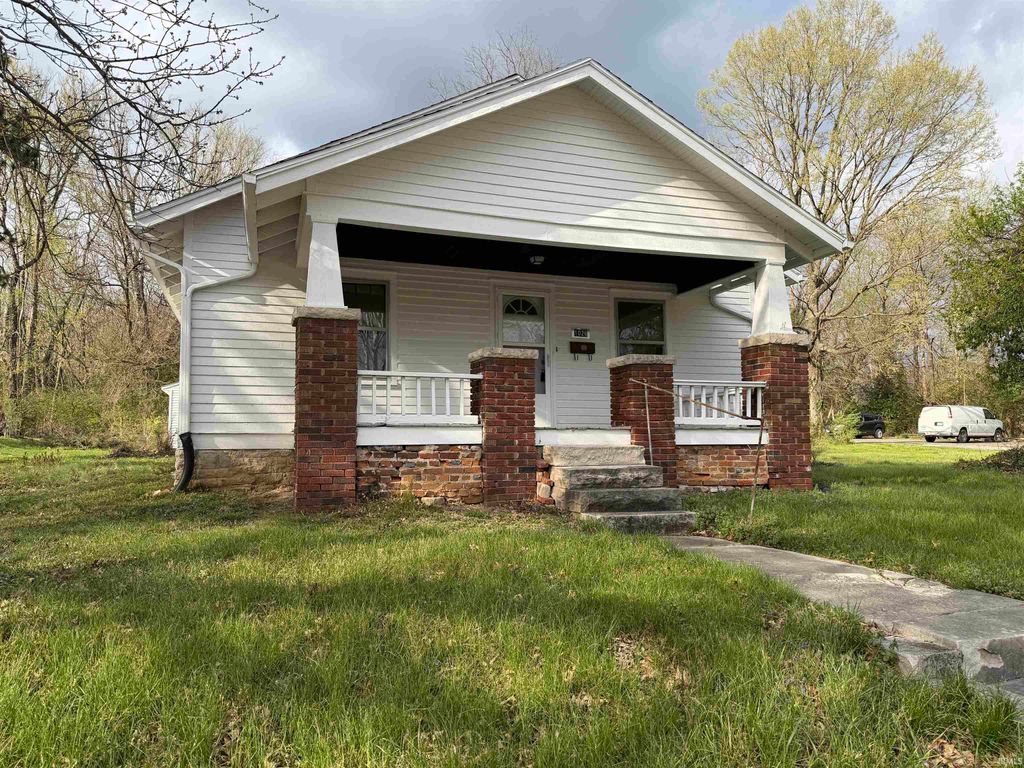 Photo of 1026 W 7th Street, Bloomington, IN 47404 (MLS # 202611770)