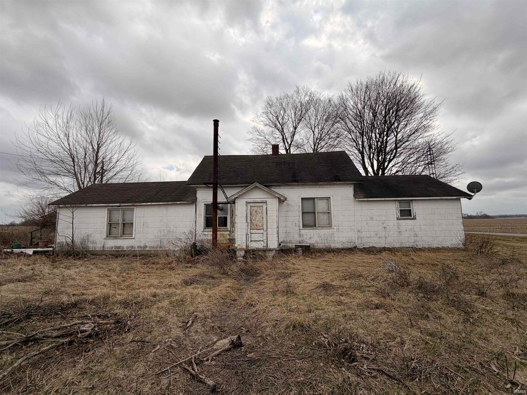 Photo of 3011 E County Road 1800 N, Summitville, IN 46070 (MLS # 202612019)