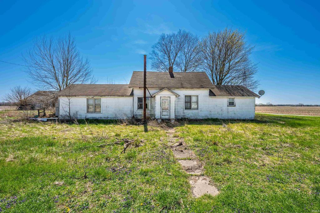 Photo of 3011 E County Road 1800 N, Summitville, IN 46070 (MLS # 202612019)