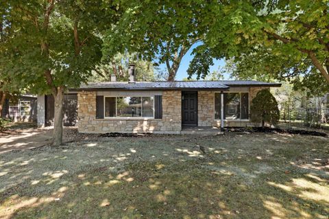 Photo of 4931 Nassau Drive, Fort Wayne, IN 46815 (MLS # 202541050)