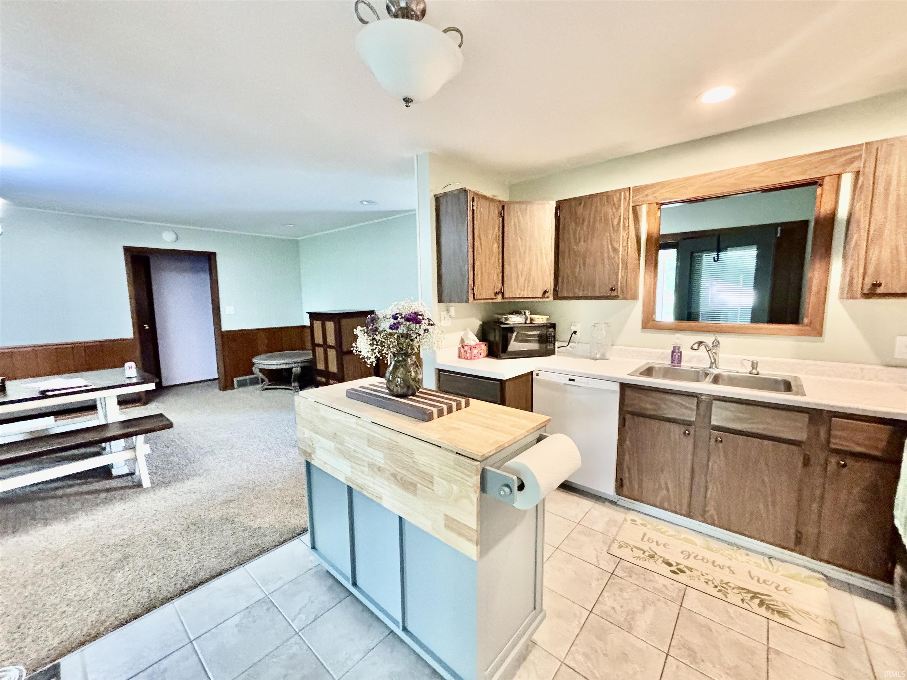 South Bend, Indiana 46614, United States, 3 Bedrooms Bedrooms, ,2 BathroomsBathrooms,Residential,Active,184932