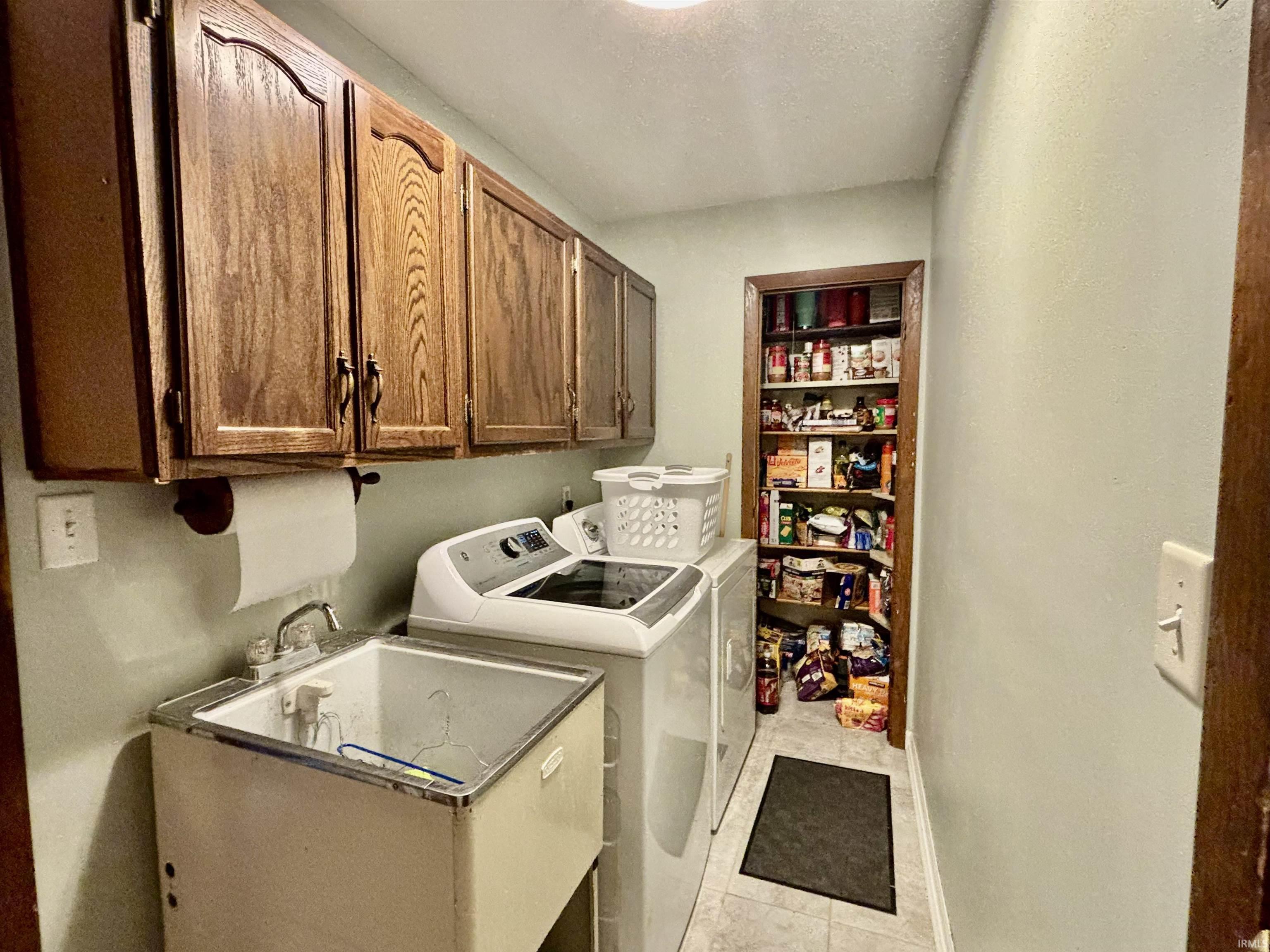 South Bend, Indiana 46614, United States, 3 Bedrooms Bedrooms, ,2 BathroomsBathrooms,Residential,Active,184932