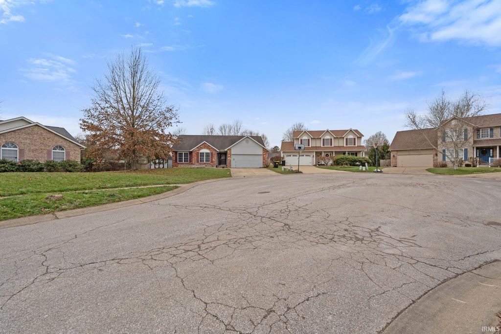 Photo of 1063 S Colchester Court, Bloomington, IN 47401 (MLS # 202616468)