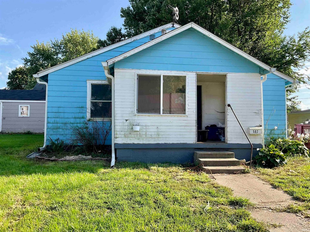 Photo of 507 E McClurg Street, Frankfort, IN 46041 (MLS # 202635852)