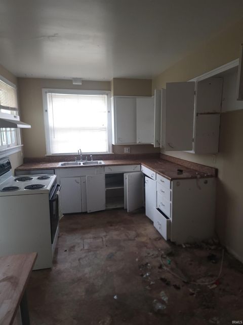Tiny photo for 116 Burns Boulevard, Fort Wayne, IN 46807 (MLS # 202618598)