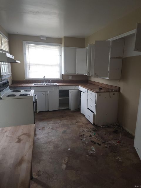 Tiny photo for 116 Burns Boulevard, Fort Wayne, IN 46807 (MLS # 202618598)