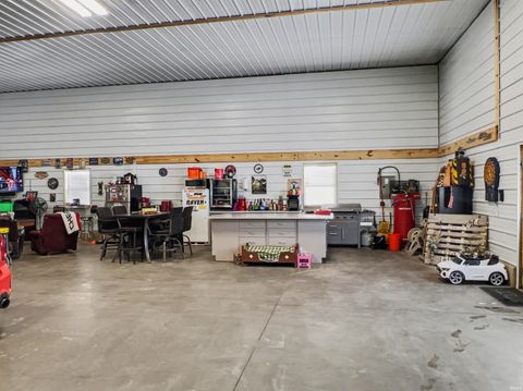 Tiny photo for 5520 S Meridian Road, Pleasant Lake, IN 46779 (MLS # 202604040)