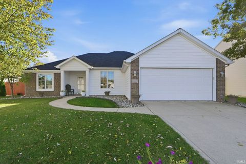 Photo of 811 Honey Willow Boulevard, Huntertown, IN 46748 (MLS # 202544128)